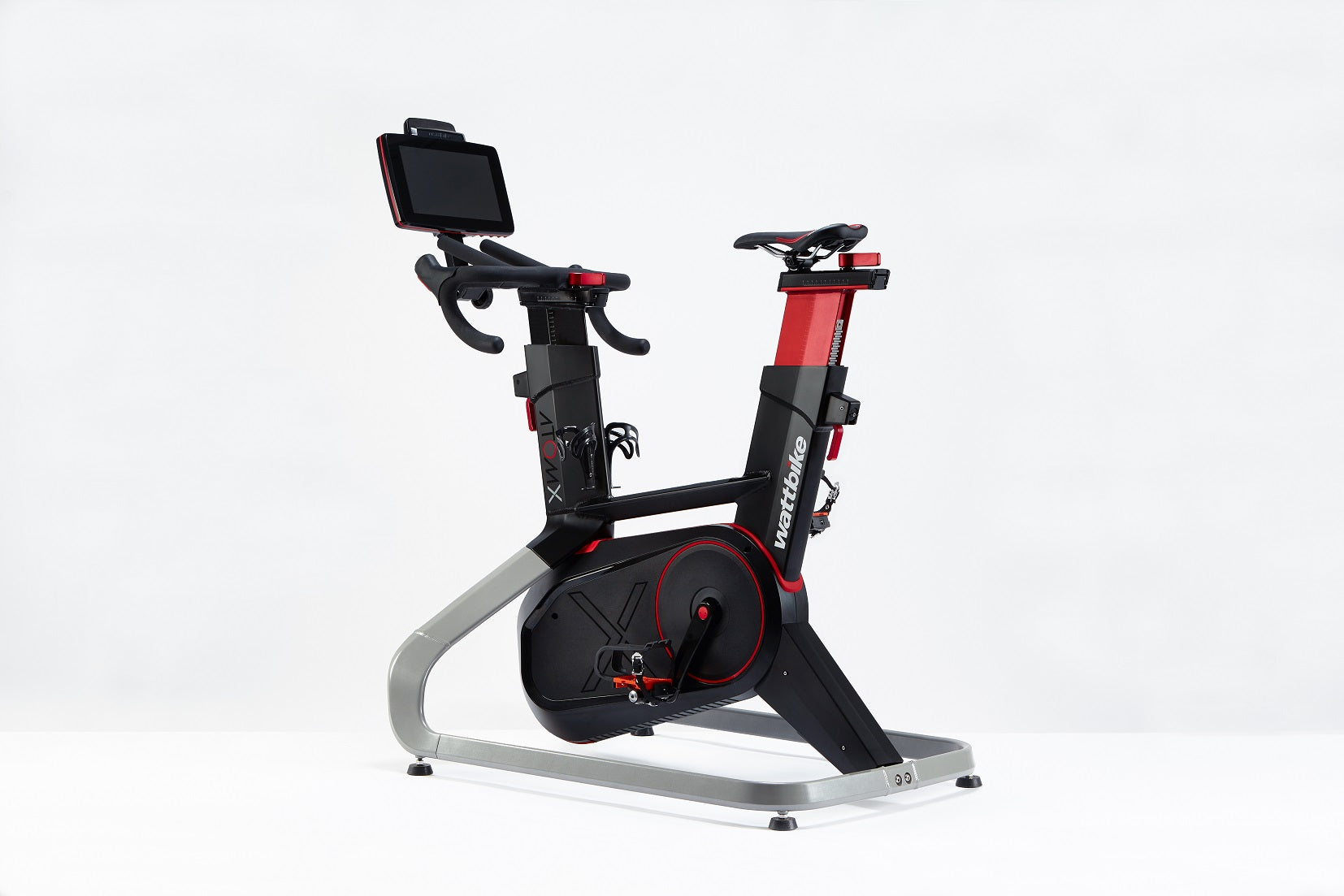 Wattbike AtomX em perspectiva traseira